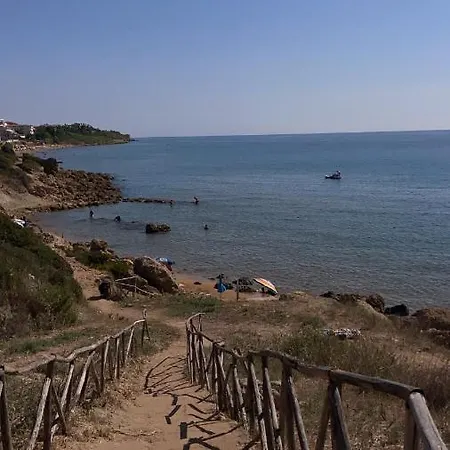 Con Terrazzo Sul Mare. *